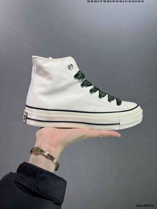 Converse Chuck 1970S 匡威官方 高帮复古帆布字母鞋带 配备两双带字母图案鞋带 一双绿色鞋带一双白色鞋带随心搭配 货号 A0 2C 尺码 35