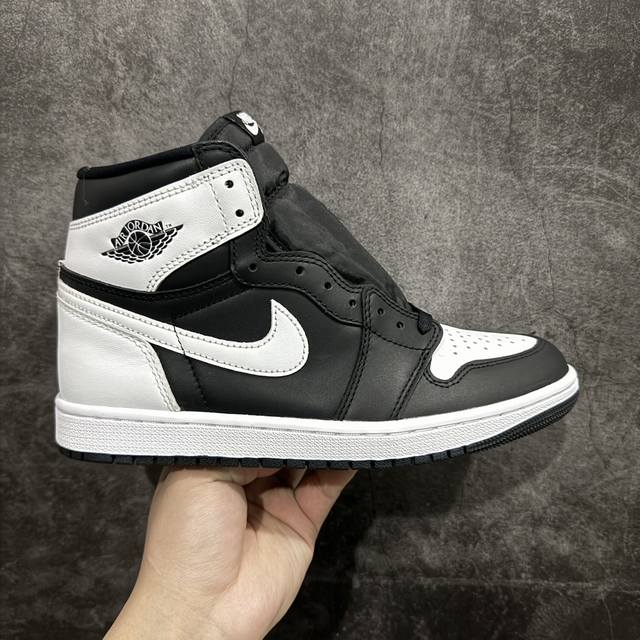 纯原js版本 Air Jordan 1 High Og Black White 高帮 白黑反转熊猫 Aj1高邦 黑白反转熊猫 整双鞋采用白色和黑色组成 简约却不