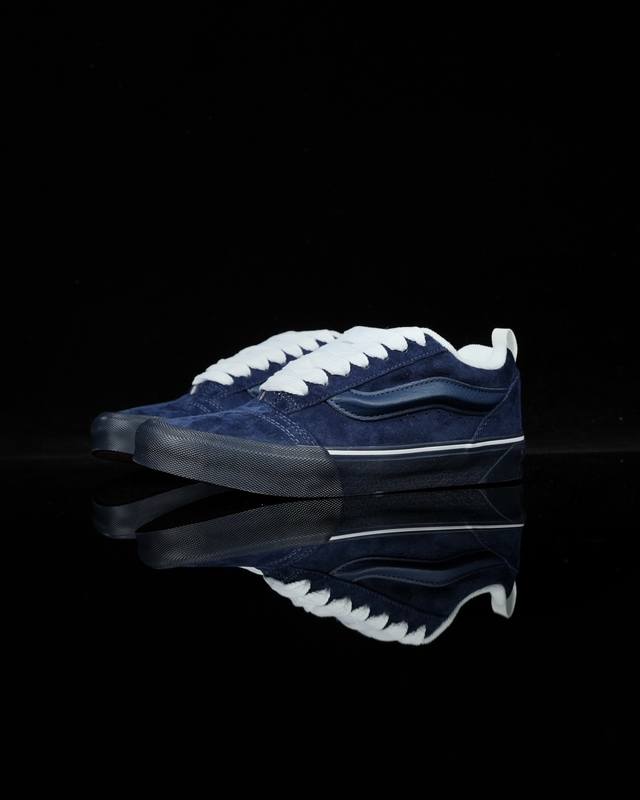 Vans Classics Knu Skool 范斯官方 藏蓝色厚鞋舌面包鞋 Vans联名超火的土豆鞋，复古经典，鞋头放大、包边上移加厚、鞋舌加厚。Vans C