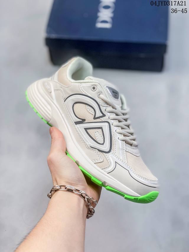 Dior B30 迪奥网眼织物 低帮运动休闲鞋 Dad Shoes风格 公司级版本 该款系列采用网眼织物科技料面精心制 作饰以反光“Cd30”图形标志 外格轻盈 - 点击图像关闭