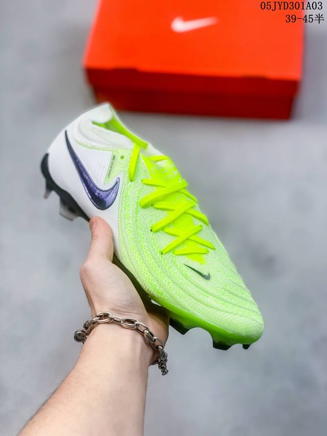 Nike 耐克 耐克推出国家队专属款street Gato小场足球鞋 耐克为参加2022年卡塔尔世界杯的巴西、法国以及英格兰推出球队专属款street Gato - 点击图像关闭
