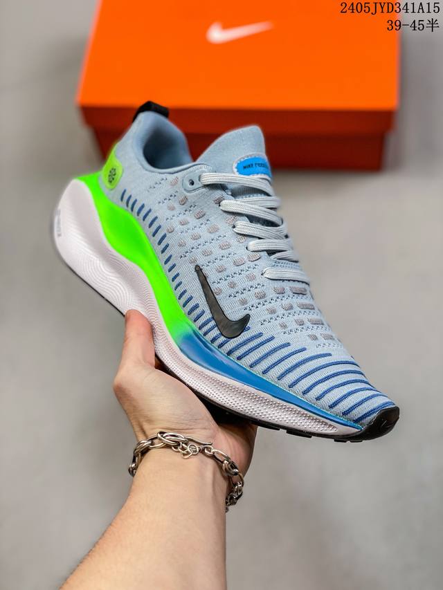 耐克 Nike Zoom React Infinity Run Fk 4 马拉松机能风格运动鞋 实拍首发 #鞋款搭载柔软泡绵，在运动中为你塑就缓震脚感。设计灵感 - 点击图像关闭
