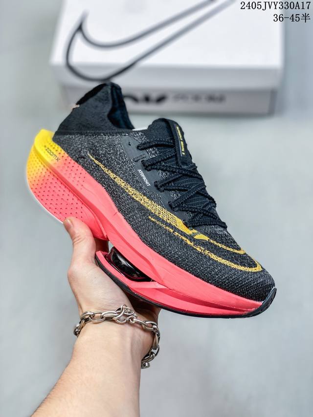 公司级新品发布 Nike Air Zoom Alphafly Next% 2 整体采用前作的设计语言，并且对后者的细节进行升级，马拉松和长距离路跑的性能极限设计