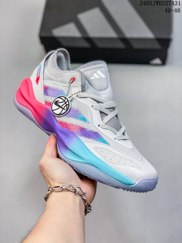 Adidas 阿迪达斯杰伦格林 Adizero Select 2.0 Basketball 团队款实战轻量篮球鞋，为速度而生的运动表现型篮球鞋。Lightstr