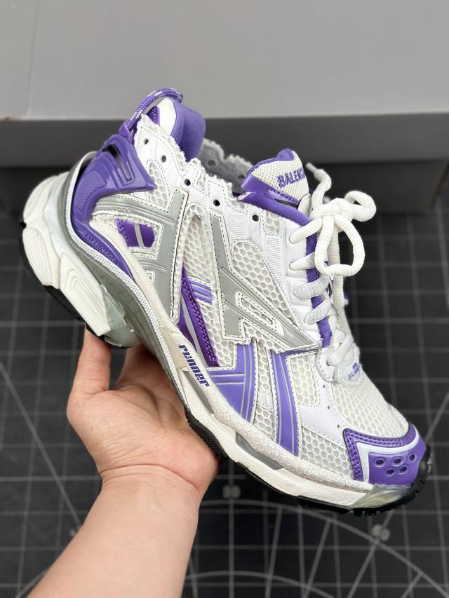 本地 核心私 Xa版本 Balenciaga 巴黎世家runner运动鞋 做旧白紫 老爹鞋 采用紫色和灰色配色以及分层结构，打造透气设计；不含皮运动鞋，网布材质 - 点击图像关闭