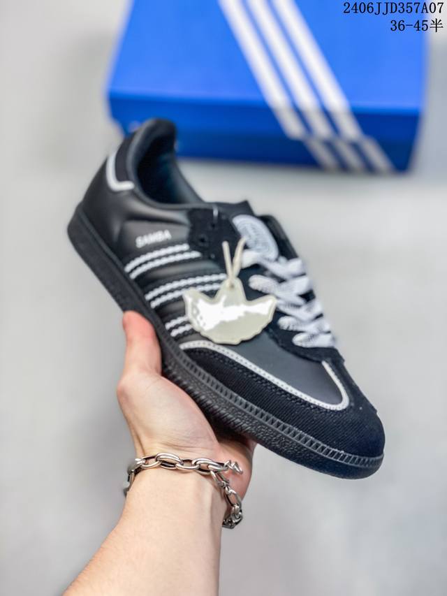 爆款 Adidas Originals Bermuda整双鞋以传统的低帮呈现，马卡龙配色的清新造型。鞋身以细腻的绒面麂皮包裹，中底选择了与德训鞋类似的生胶材质打 - 点击图像关闭