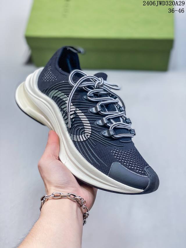 Gucci 古驰 Lid0系列 2024新款 跑鞋板鞋 这款单品出自gucci Lid0系列，设计灵感源自意大利海岸的夏日风情和海滩俱乐部。早秋系列以现代视角焕